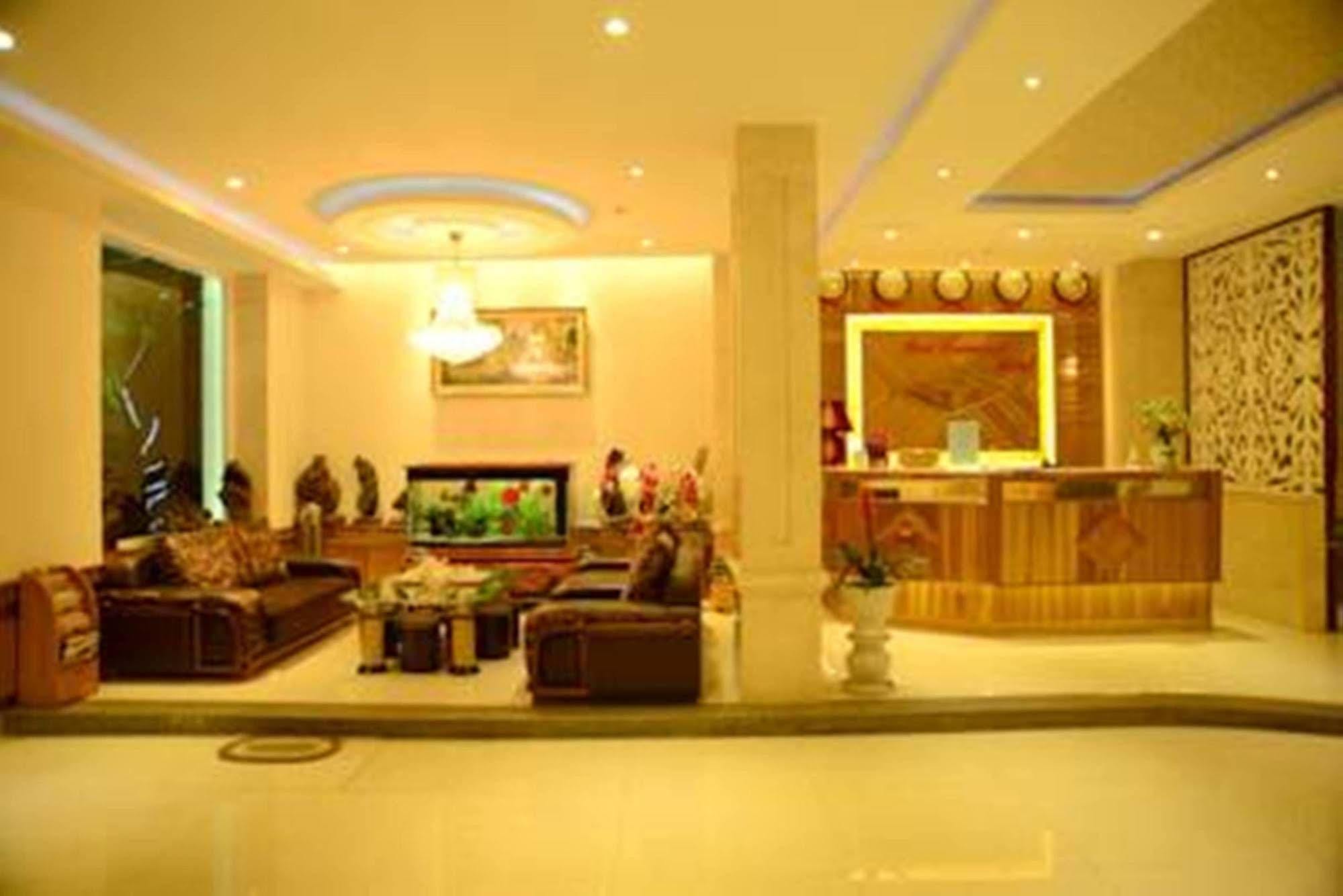 Red Diamond Hotel Дананг Екстериор снимка