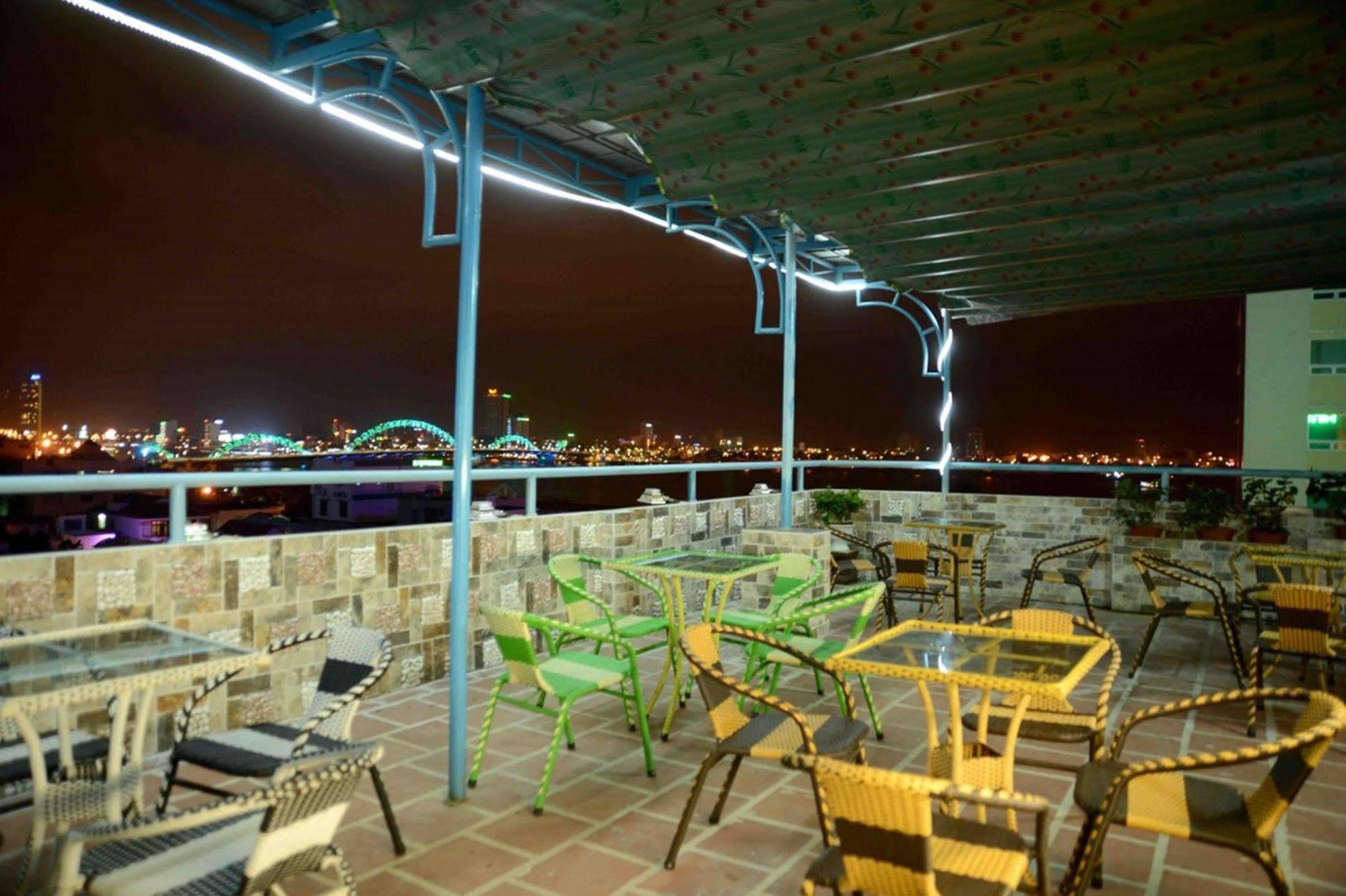 Red Diamond Hotel Дананг Екстериор снимка