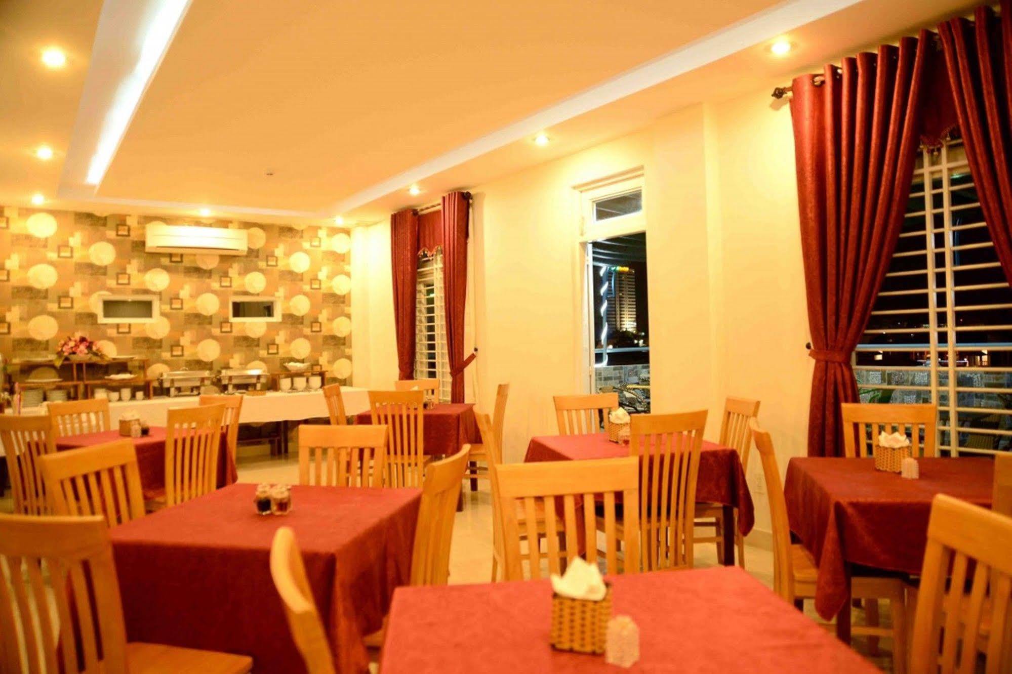 Red Diamond Hotel Дананг Екстериор снимка